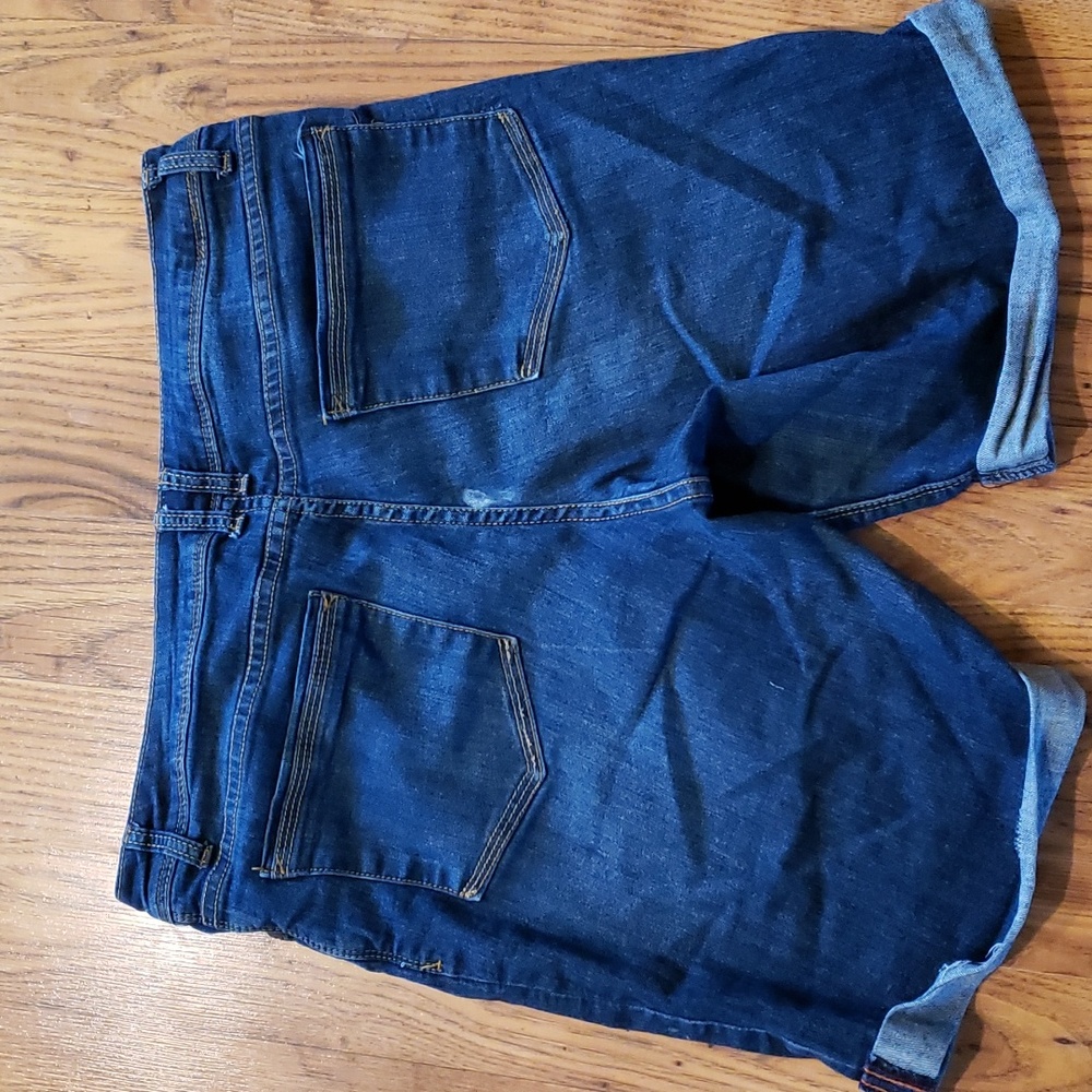 Shorts - Picture 2 of 2